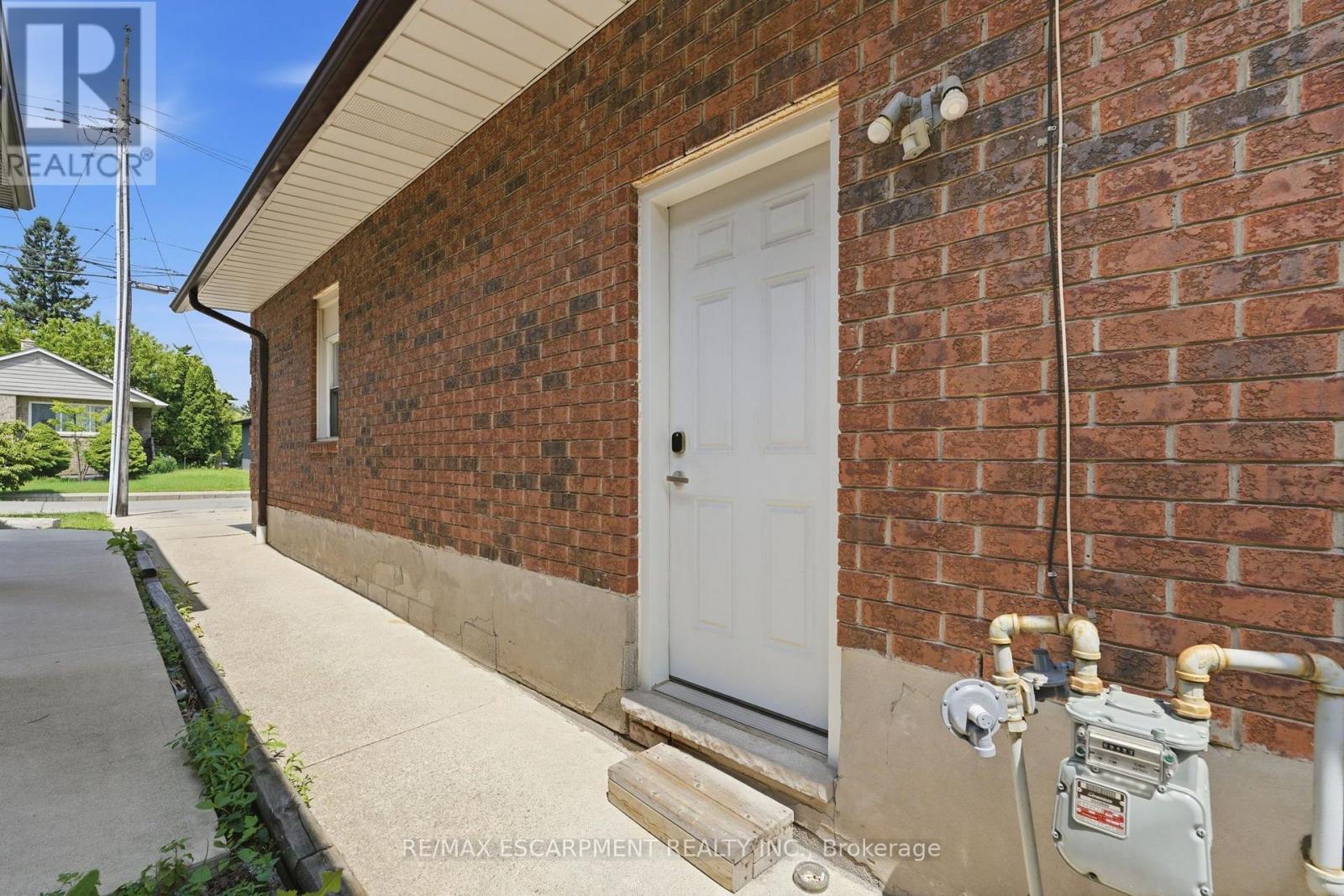 Lower - 303 Caledon Avenue, Hamilton, Ontario L9C 3C9 - Photo 4 - X13551408