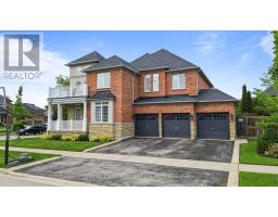 29 DELROSA WAY, Hamilton, Ontario