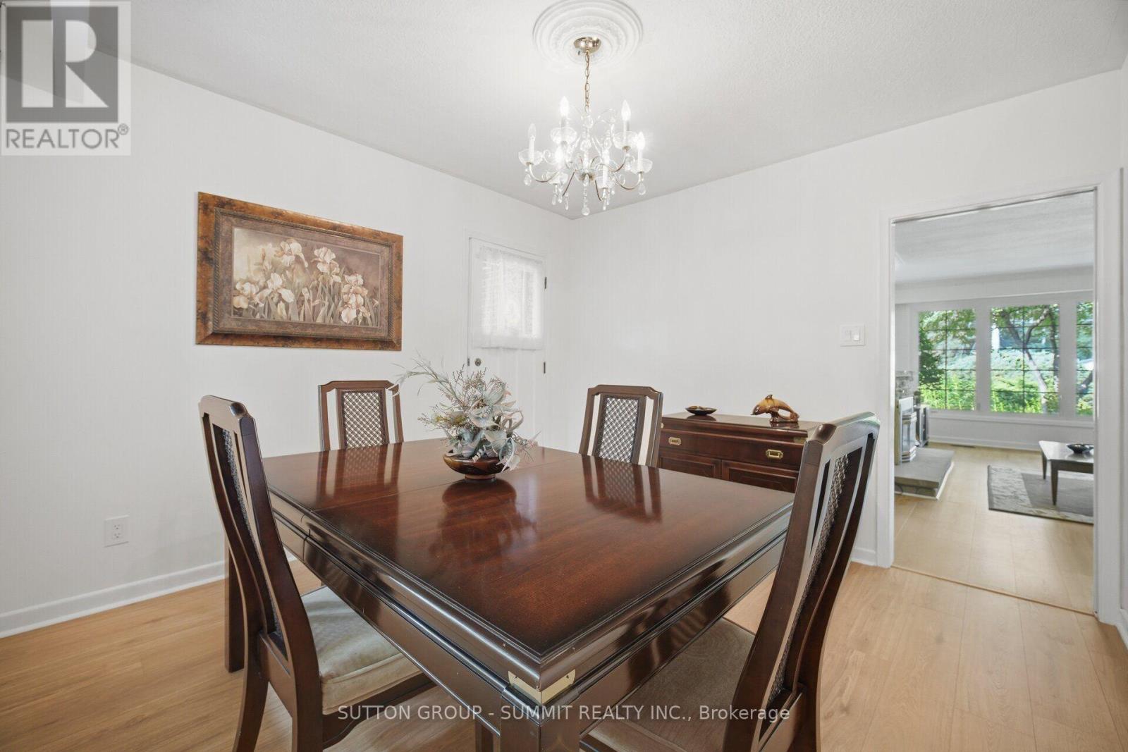 3359 Enniskillen Circle, Mississauga, Ontario  L5C 2M9 - Photo 16 - W13549648
