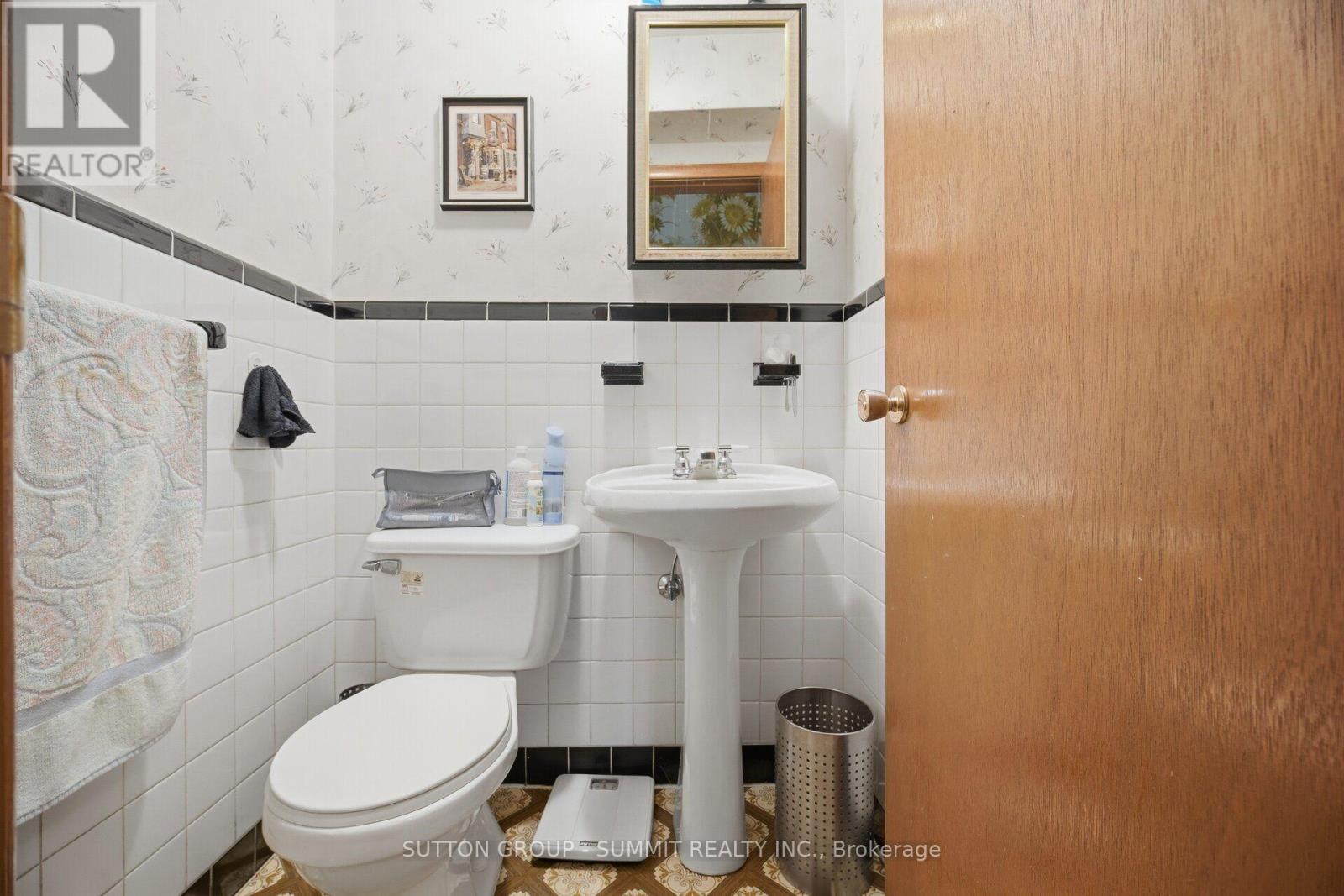 3359 Enniskillen Circle, Mississauga, Ontario  L5C 2M9 - Photo 35 - W13549648
