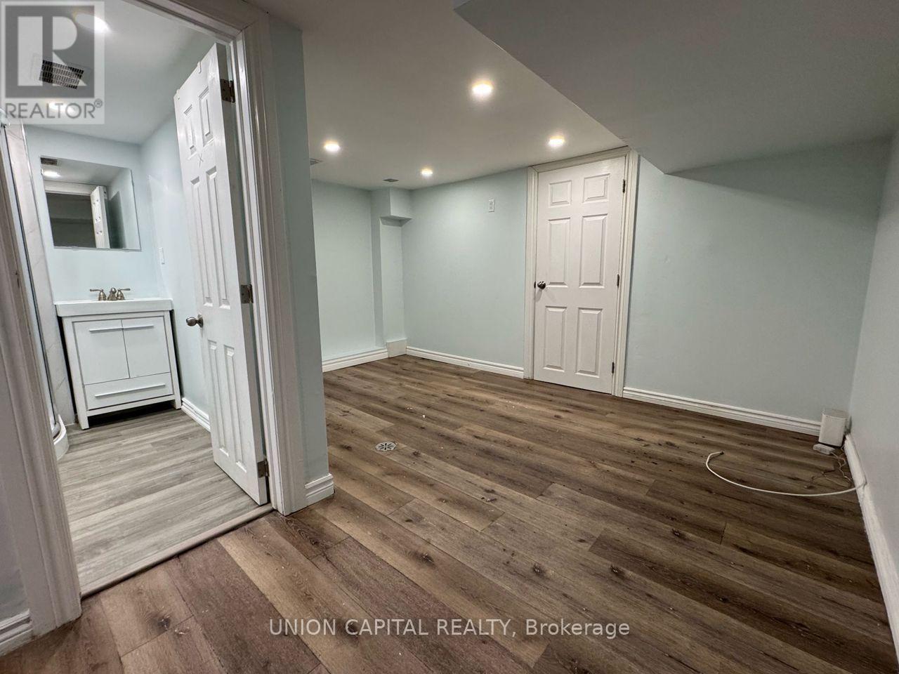 Lower - 96 Hiawatha Road, Toronto, Ontario M4L 2X8 - Photo 5 - E13551544