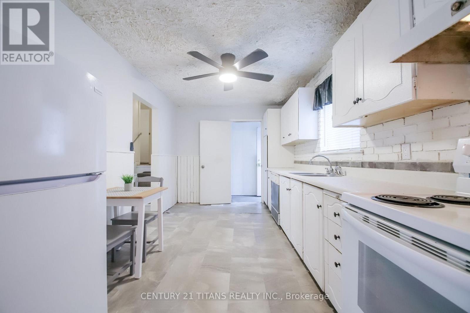 16 Proud Grove, Toronto, Ontario  M1B 1S2 - Photo 28 - E13551606