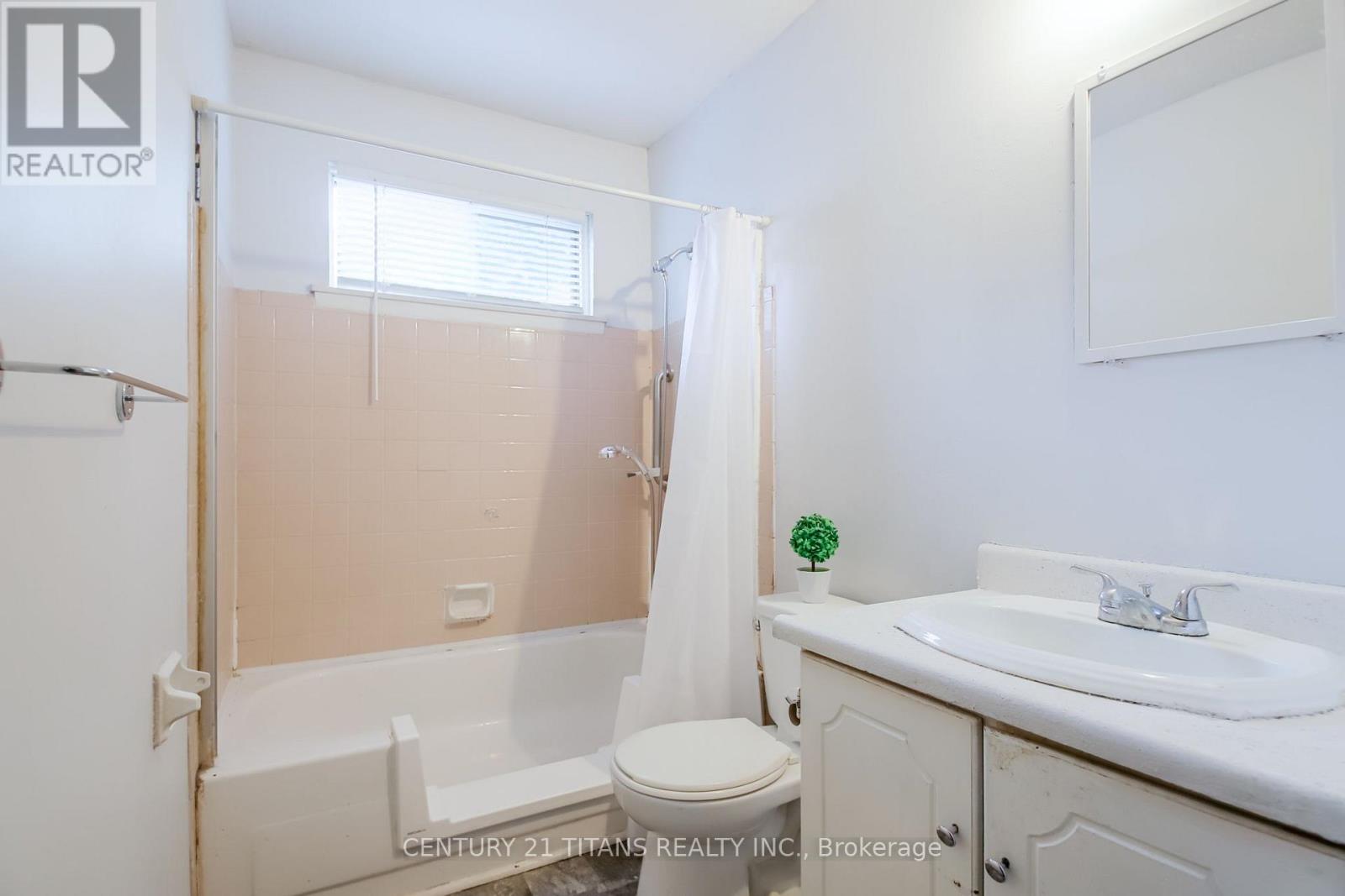 16 Proud Grove, Toronto, Ontario  M1B 1S2 - Photo 33 - E13551606