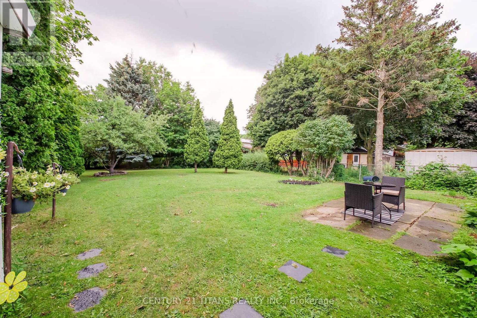 16 Proud Grove, Toronto, Ontario  M1B 1S2 - Photo 6 - E13551606