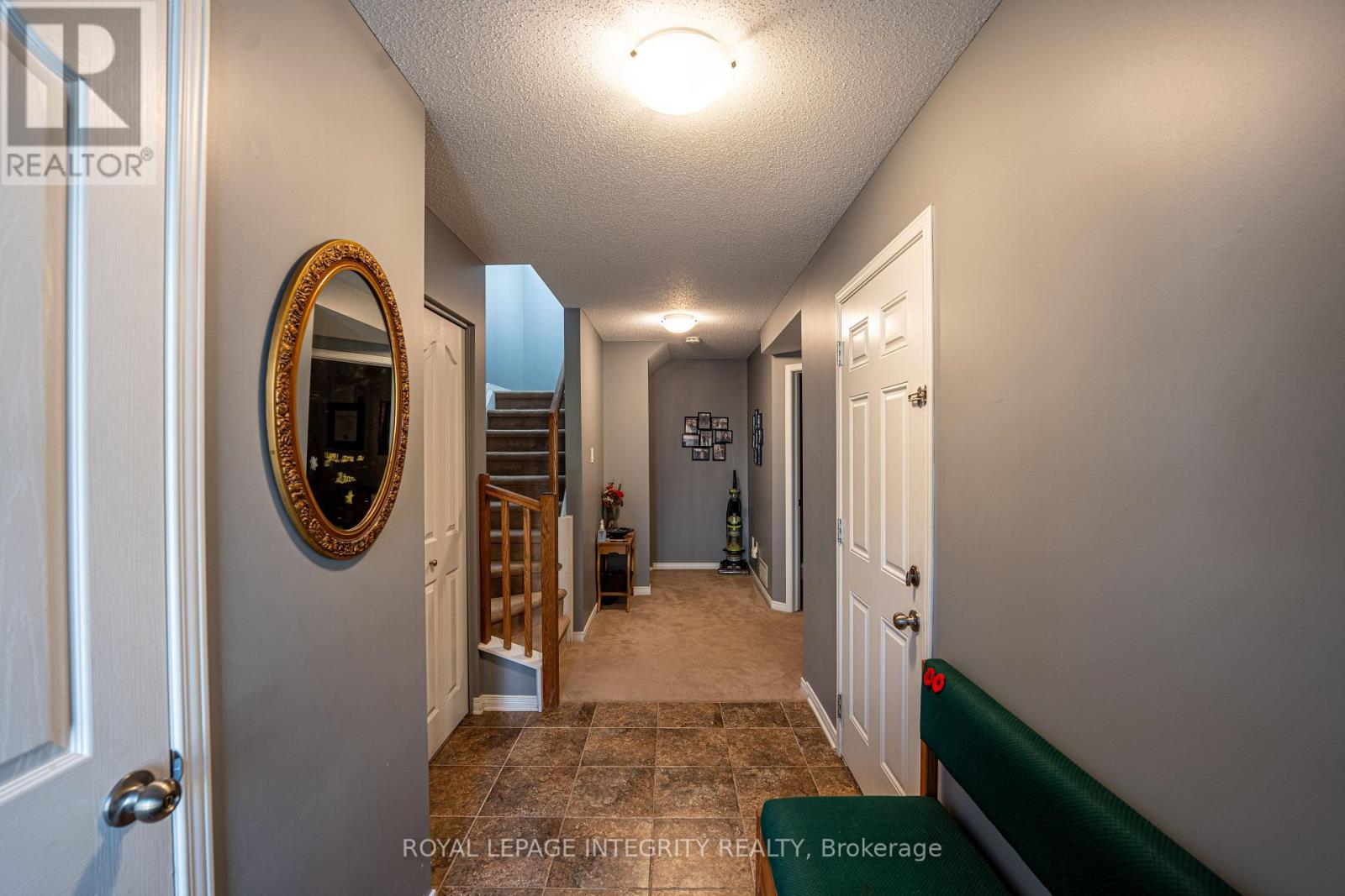162 Fordham Private, Ottawa, Ontario K2C 4G5 - Photo 2 - X13551628