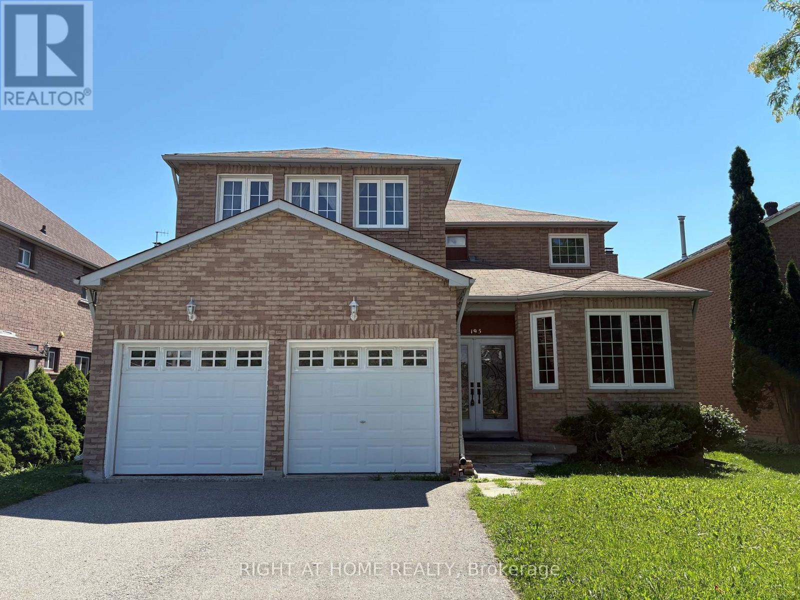 195 Johnson Street, Barrie, Ontario L4M 5Y9 - Photo 1 - S13551638