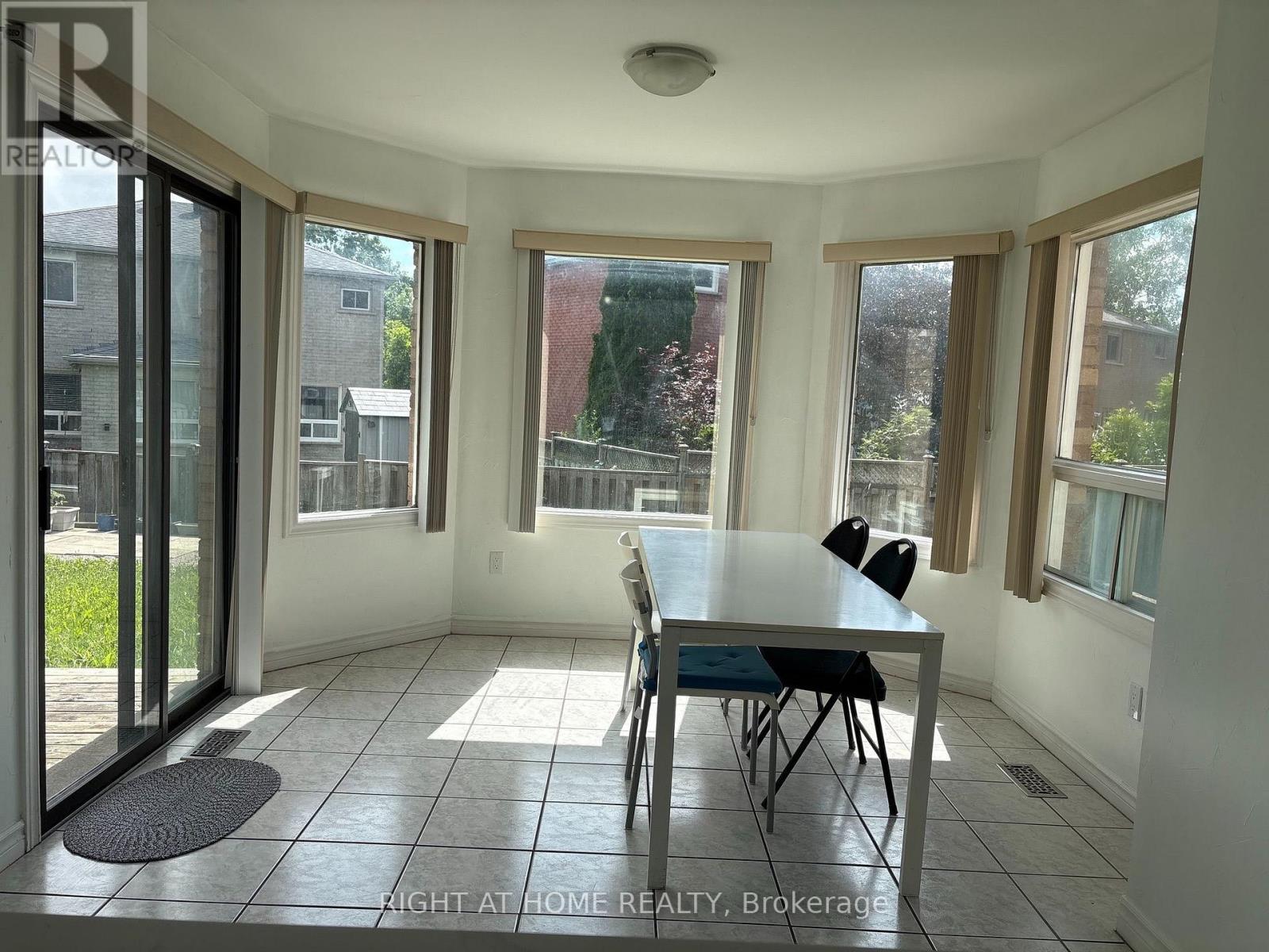 195 Johnson Street, Barrie, Ontario L4M 5Y9 - Photo 5 - S13551638