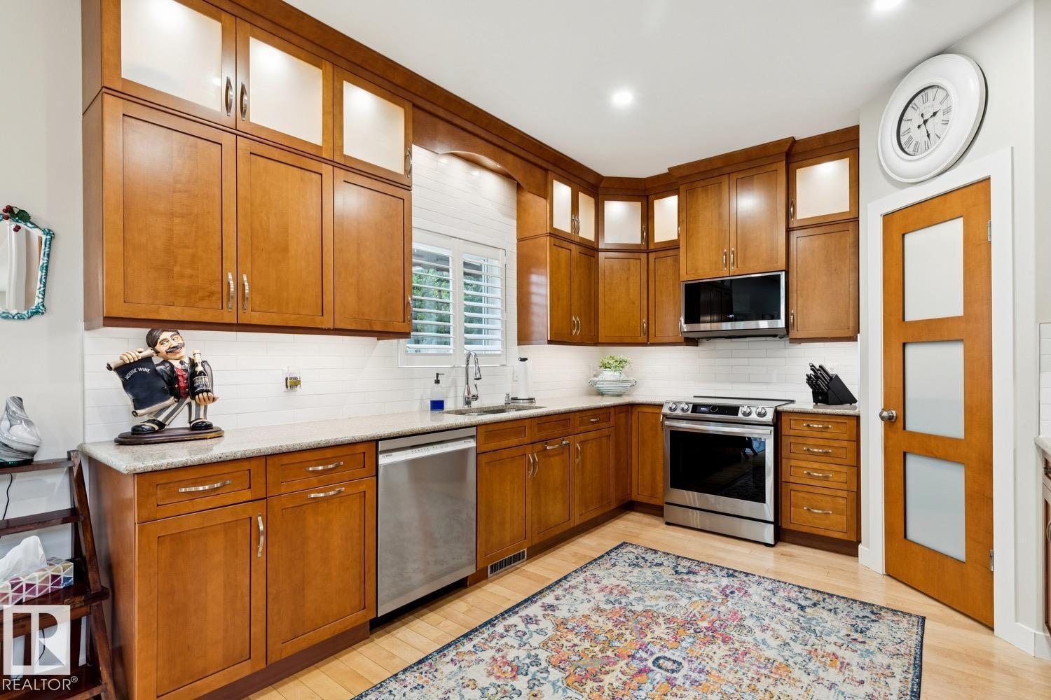 1015 Carter Crest Rd NW, Edmonton, Alberta  T6R 2K1 - Photo 12 - E4498297