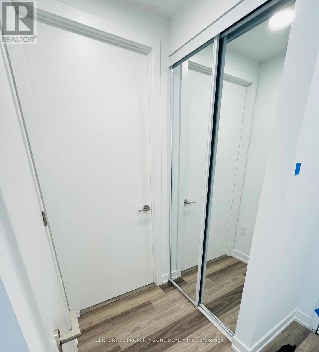 305 - 6 Chartwell Road, Toronto (Stonegate-Queensway), Ontario  M8Z 0H2 - Photo 5 - W13551590