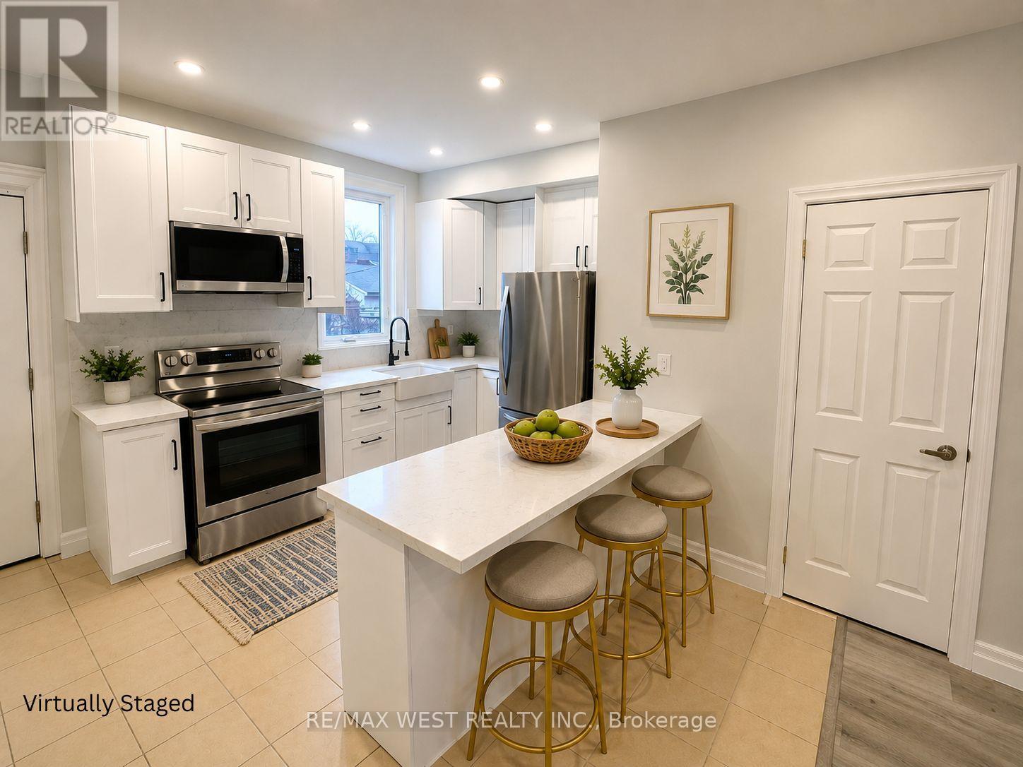 Main - 64 Russett Avenue, Toronto, Ontario  M6H 3M3 - Photo 3 - W13551610