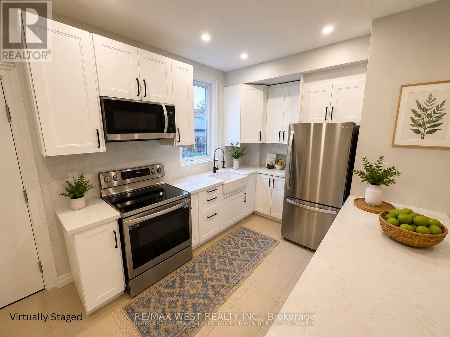 Main - 64 Russett Avenue, Toronto, Ontario  M6H 3M3 - Photo 4 - W13551610