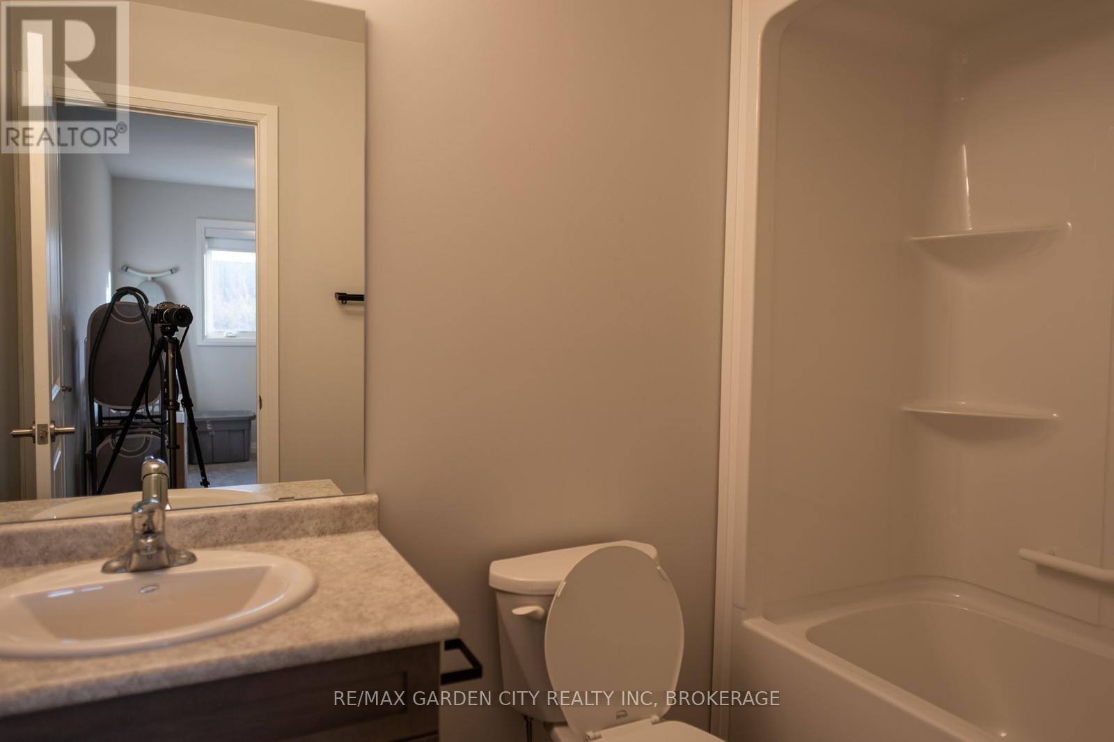 20 - 4552 Portage Road, Niagara Falls, Ontario  L2E 6A8 - Photo 22 - X13541374