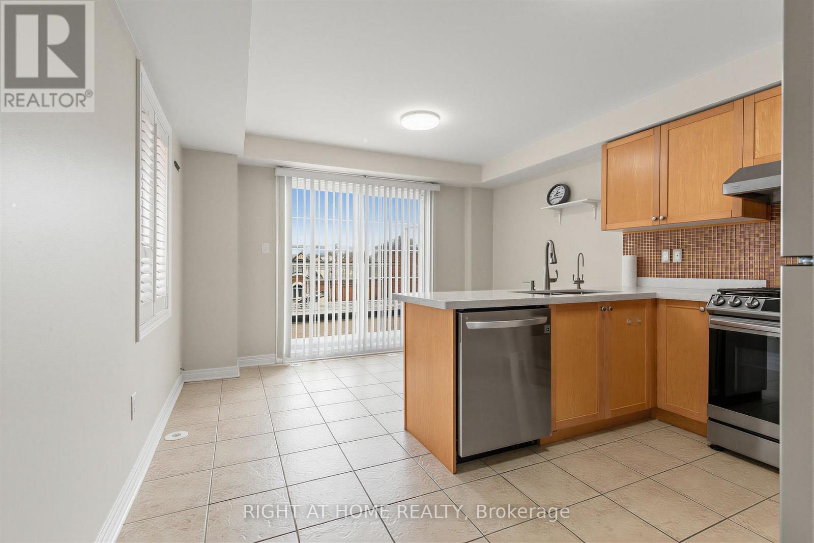 2628 Bur Oak Avenue, Markham, Ontario  L6B 1J2 - Photo 11 - N13244432
