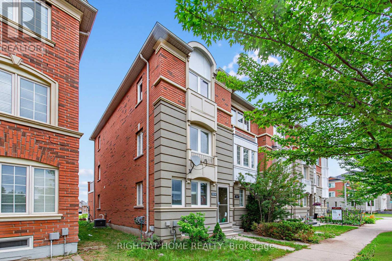 2628 Bur Oak Avenue, Markham, Ontario  L6B 1J2 - Photo 2 - N13244432