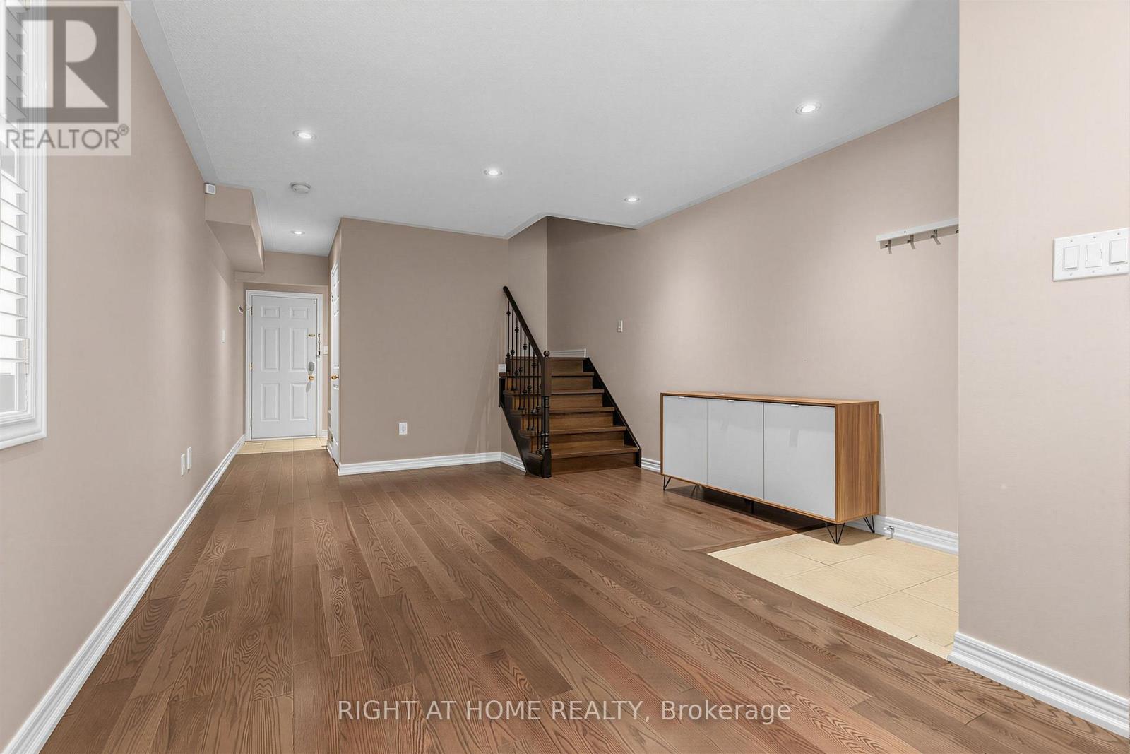 2628 Bur Oak Avenue, Markham, Ontario  L6B 1J2 - Photo 4 - N13244432