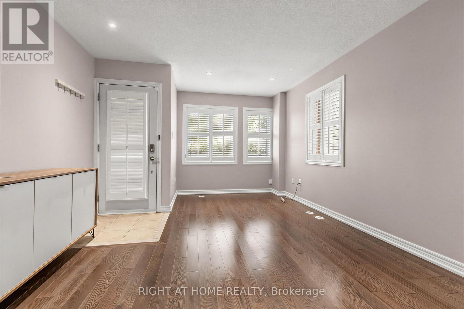 2628 Bur Oak Avenue, Markham, Ontario  L6B 1J2 - Photo 5 - N13244432