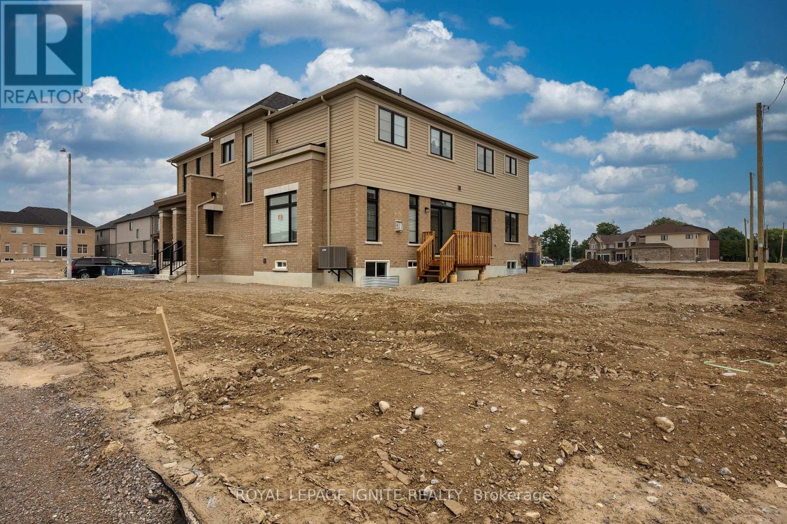 3 Rackham Lane, Clarington, Ontario  L1E 0M3 - Photo 4 - E13551668