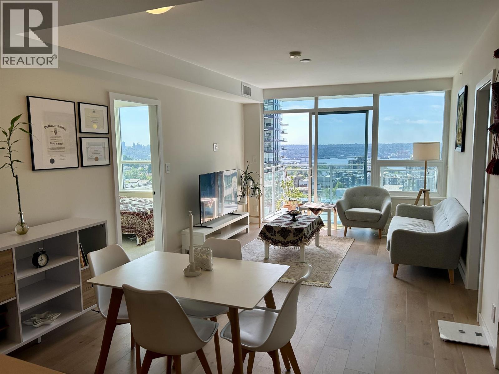 1403 125 E 14TH STREET, North Vancouver, British Columbia