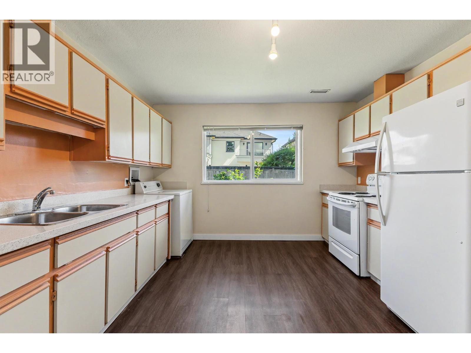 7622 17th Avenue, Burnaby, British Columbia V3N 1L7 - Photo 25 - R3145176