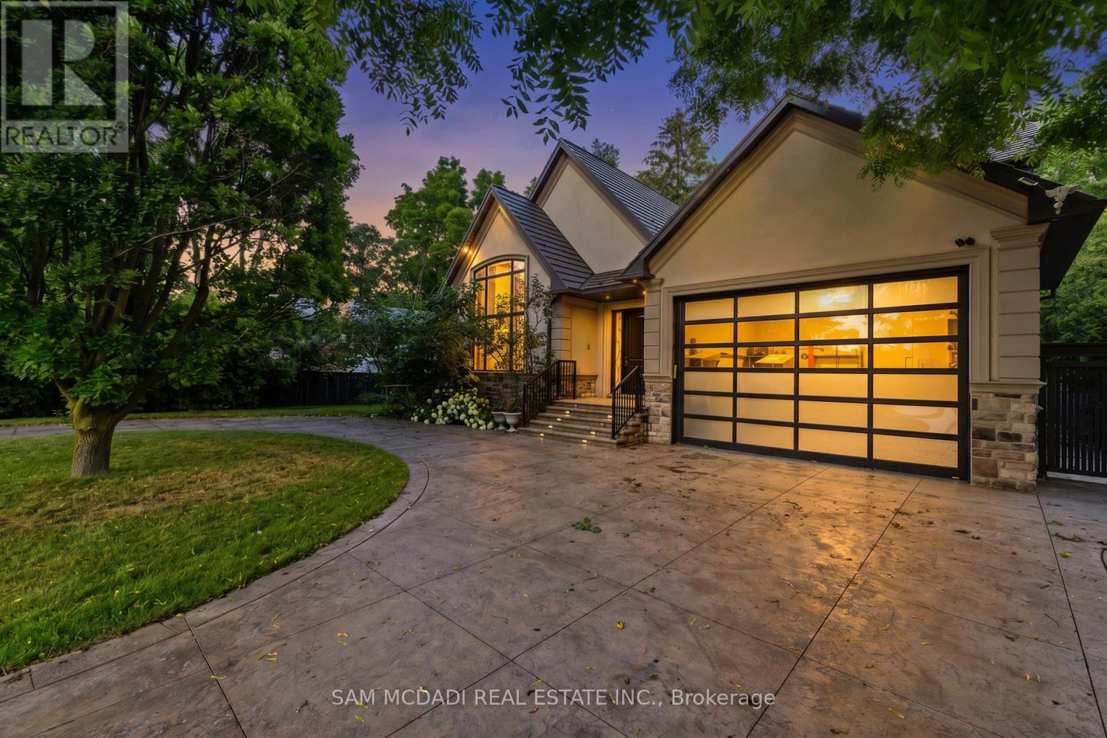 3168 LAKESHORE ROAD W, Oakville (BR Bronte)