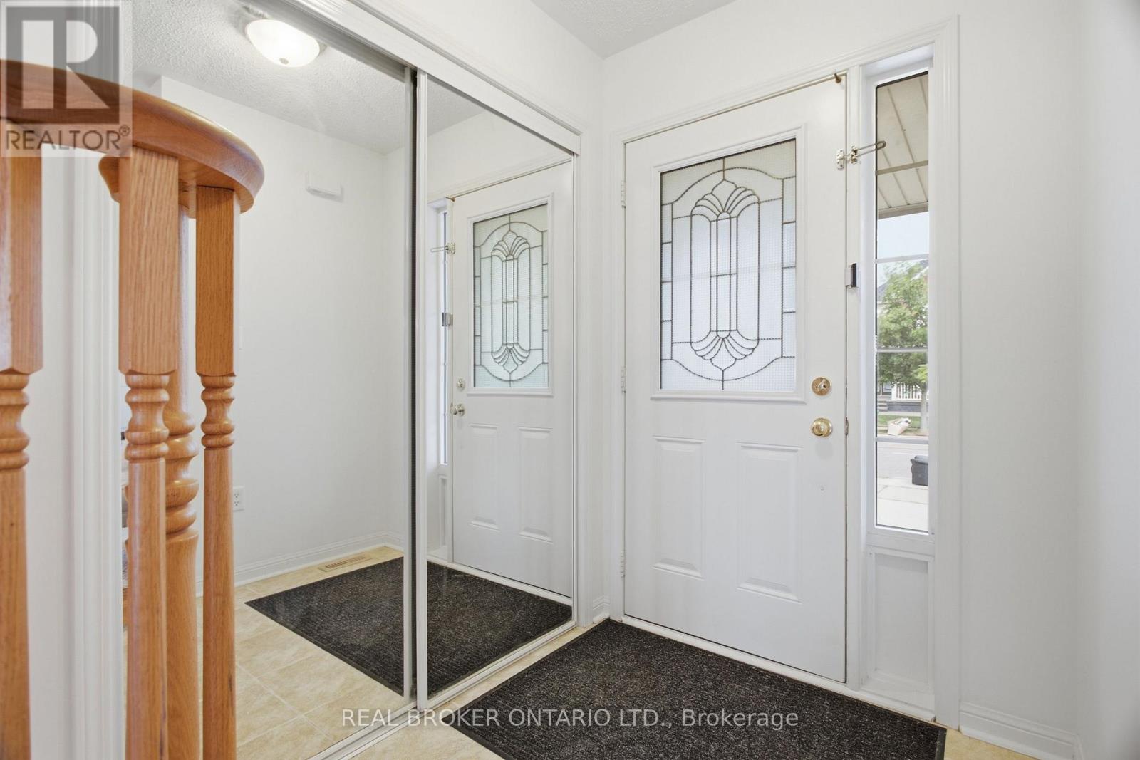 35 Bonavista Drive, Brampton, Ontario  L6X 0N2 - Photo 3 - W13551700