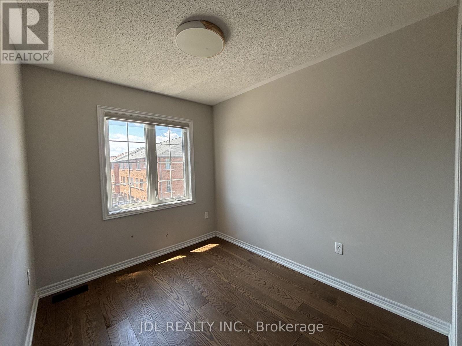 1374 Granrock Crescent, Mississauga, Ontario  L5V 0E1 - Photo 10 - W13551704