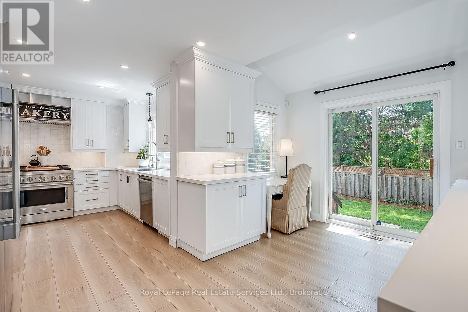 1484 Princeton Crescent, Oakville (Jc Joshua Creek), Ontario  L6H 4H3 - Photo 10 - W13551772