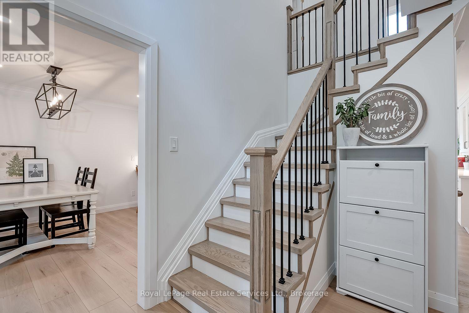 1484 Princeton Crescent, Oakville (Jc Joshua Creek), Ontario  L6H 4H3 - Photo 3 - W13551772
