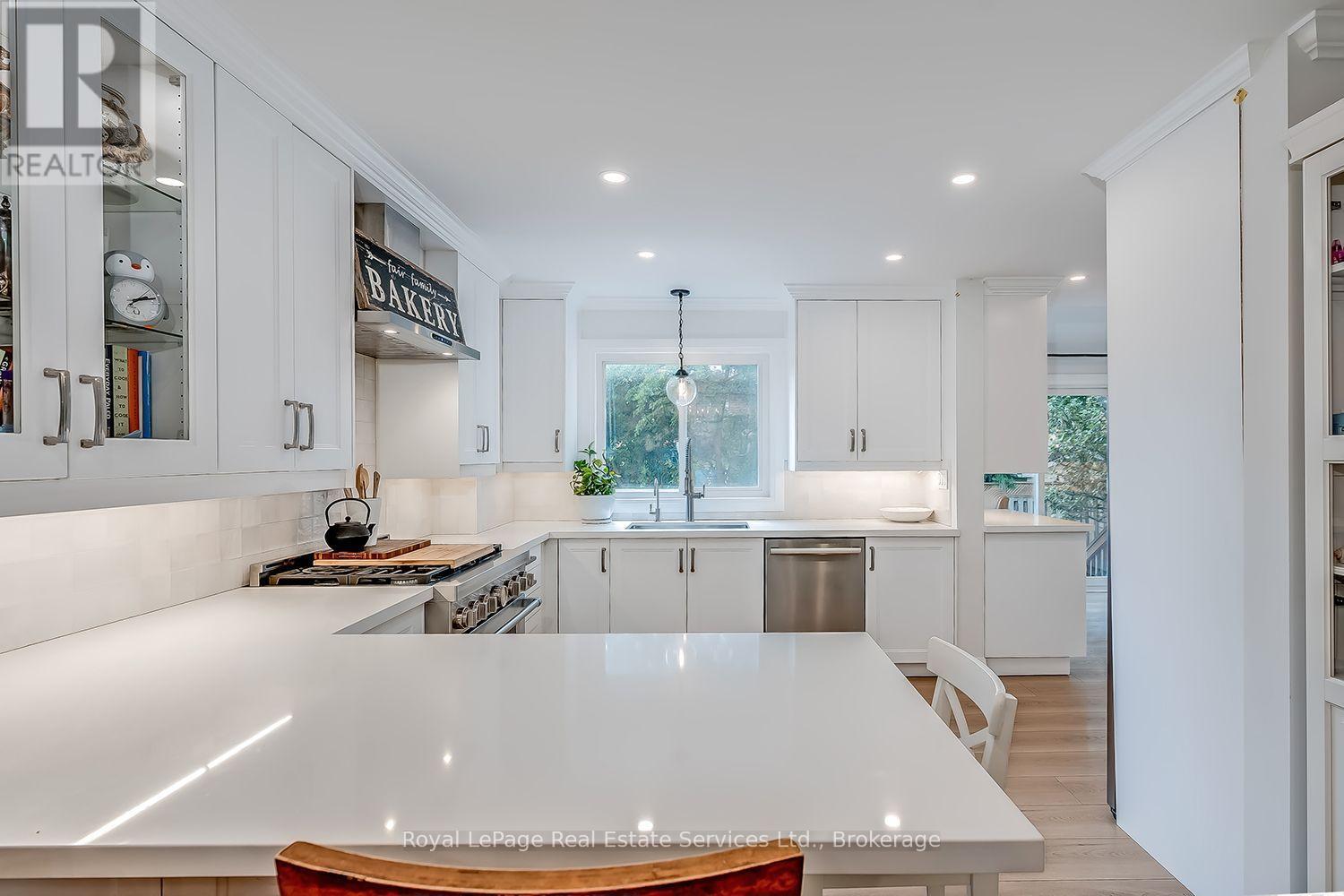 1484 Princeton Crescent, Oakville (Jc Joshua Creek), Ontario  L6H 4H3 - Photo 7 - W13551772