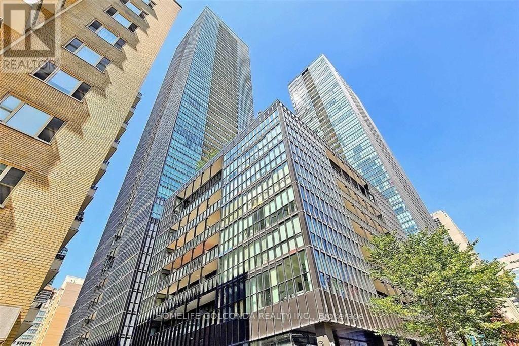 404 - 101 CHARLES STREET E