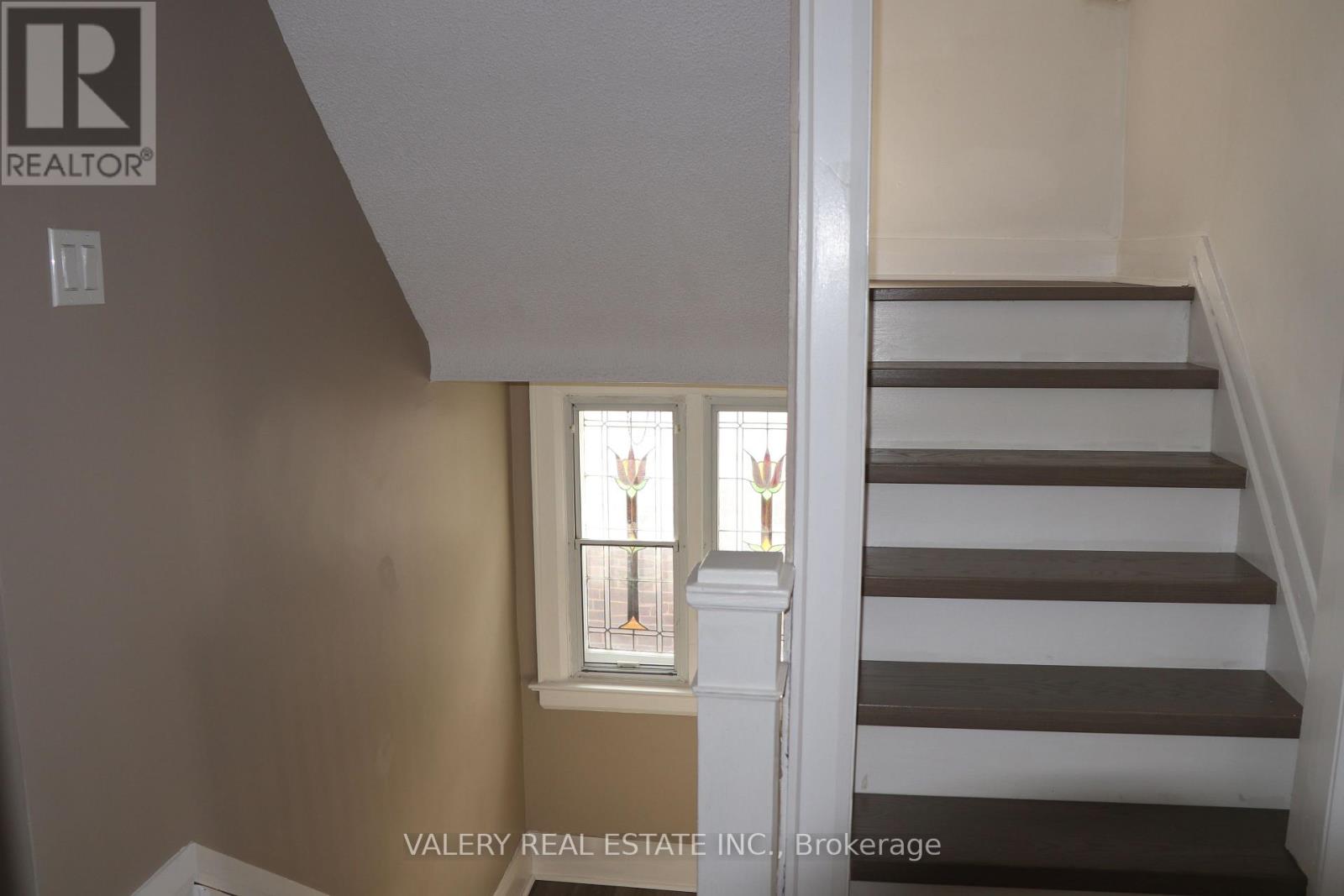 207 Oakwood Avenue, Toronto, Ontario  M6E 2V3 - Photo 29 - C13551822