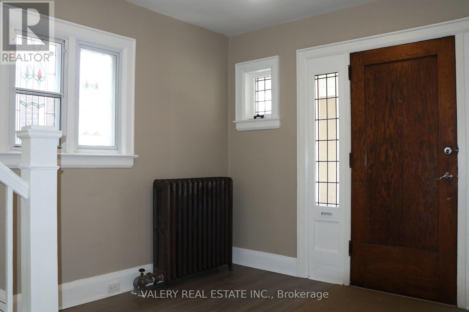 207 Oakwood Avenue, Toronto, Ontario  M6E 2V3 - Photo 5 - C13551822