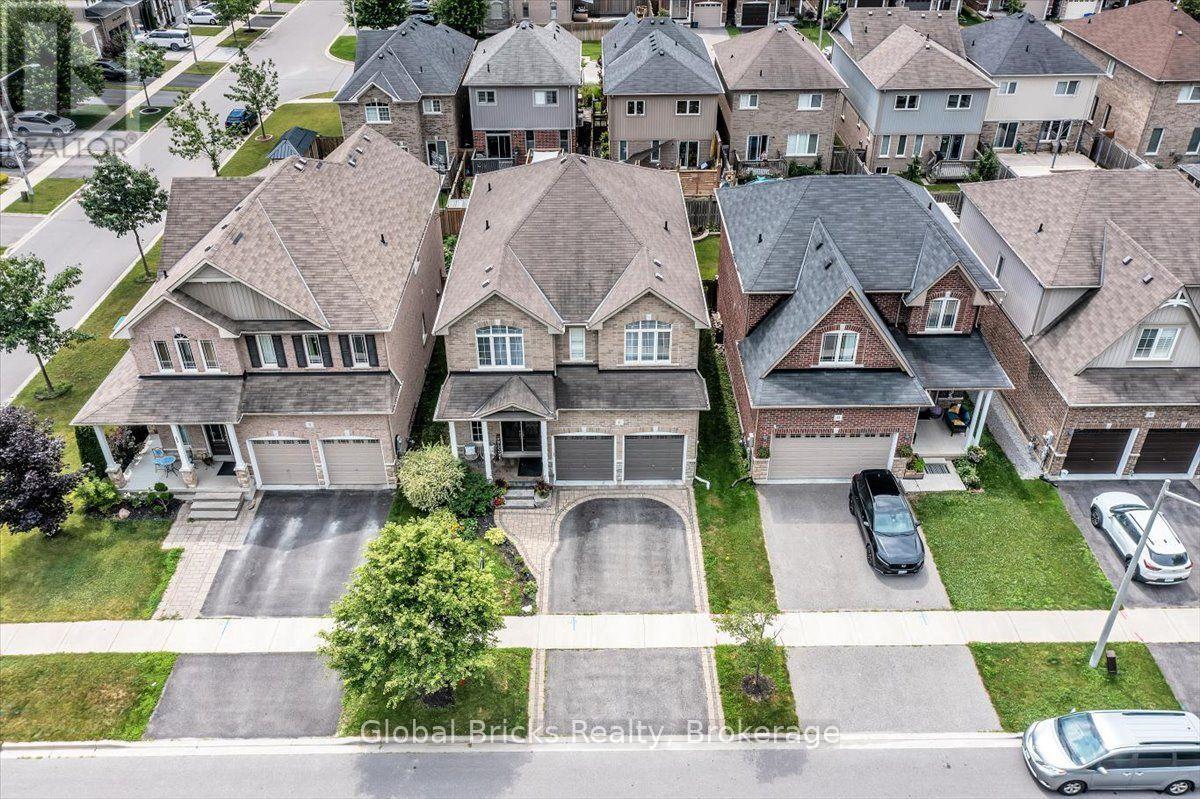 47 Holyrod Drive, Clarington, Ontario  L1E 0G4 - Photo 4 - E13551782