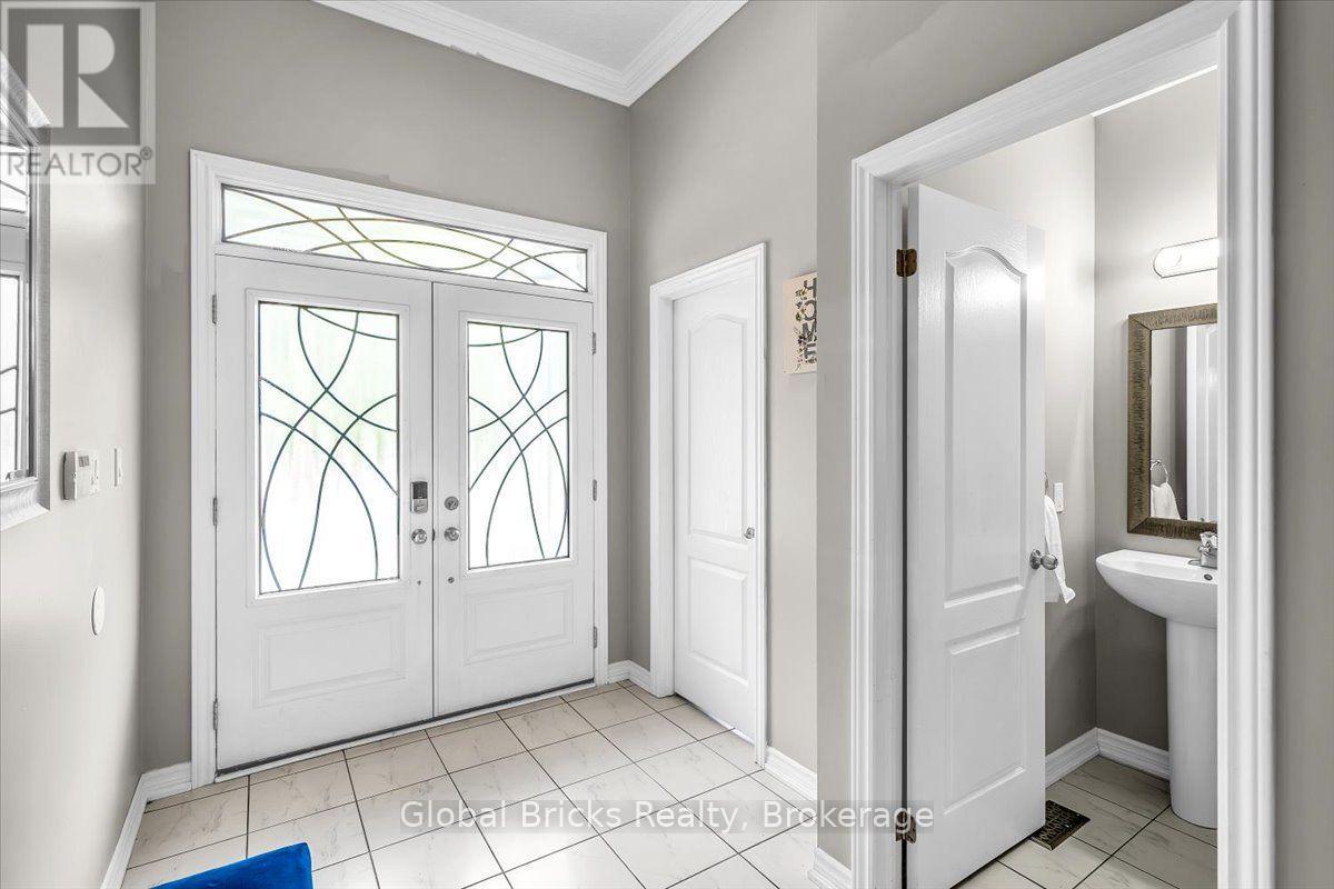 47 Holyrod Drive, Clarington, Ontario  L1E 0G4 - Photo 8 - E13551782