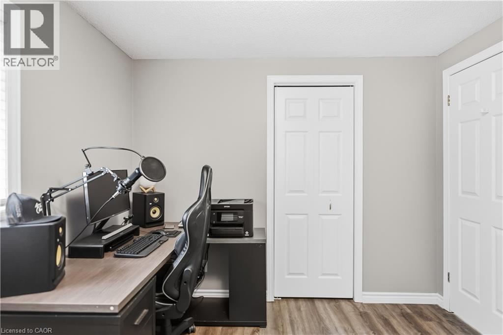 692 Grange Crescent, Waterloo, Ontario  N2T 2L8 - Photo 17 - 40846241