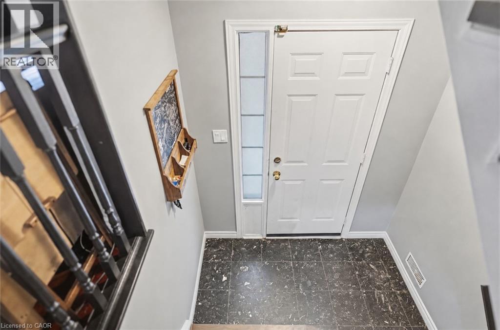 692 Grange Crescent, Waterloo, Ontario  N2T 2L8 - Photo 6 - 40846241