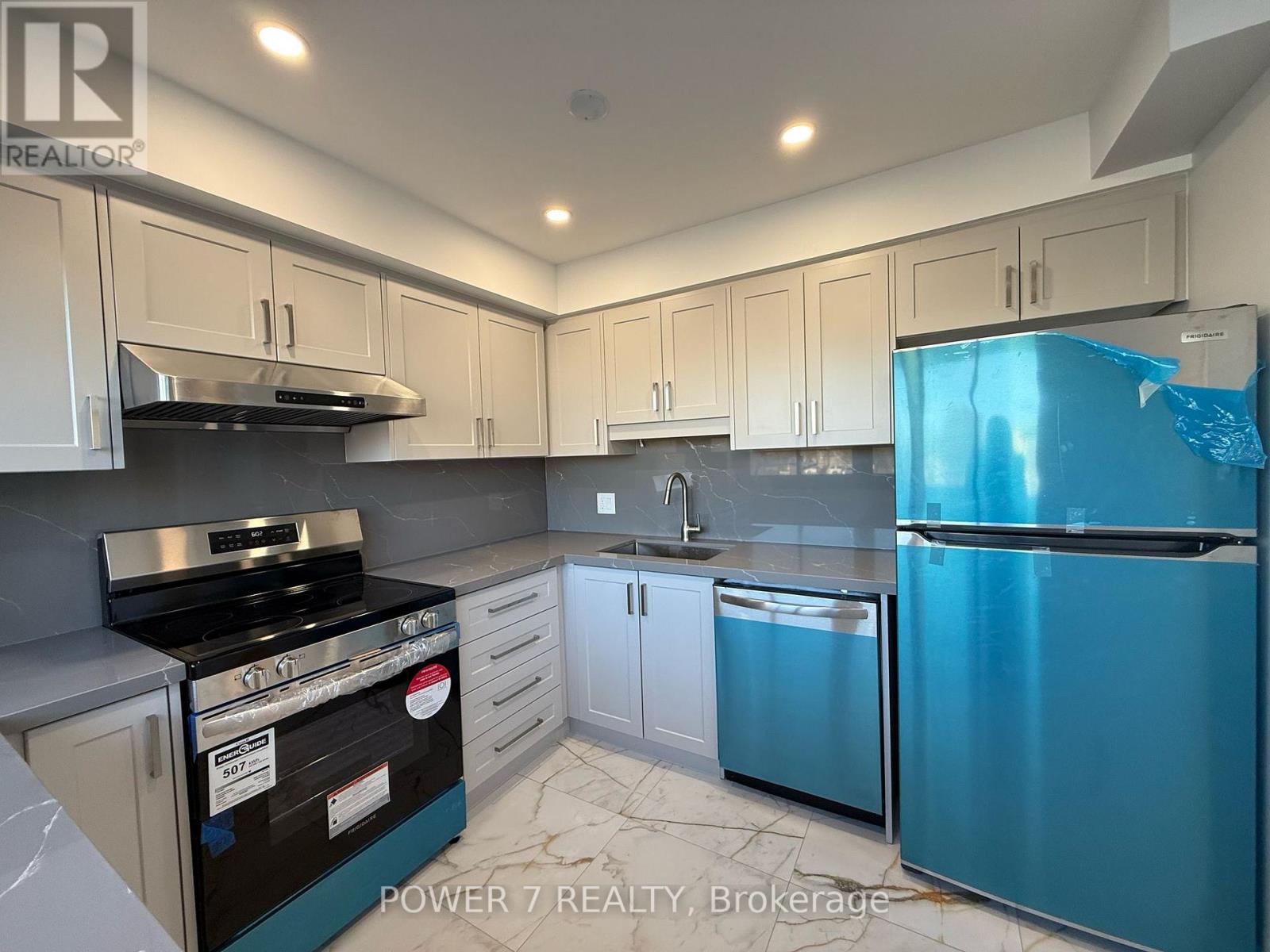 6 - 7430 COPENHAGEN ROAD, Mississauga, Ontario