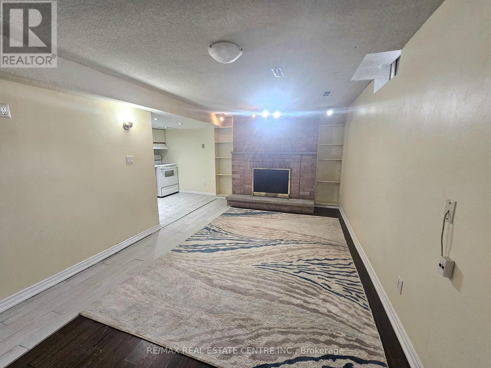 #2 - 1618 Mistburn Court, Mississauga (East Credit), Ontario  L5M 3X3 - Photo 5 - W13551798