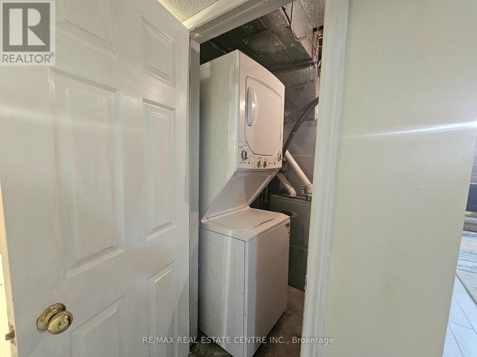 #2 - 1618 Mistburn Court, Mississauga (East Credit), Ontario  L5M 3X3 - Photo 6 - W13551798