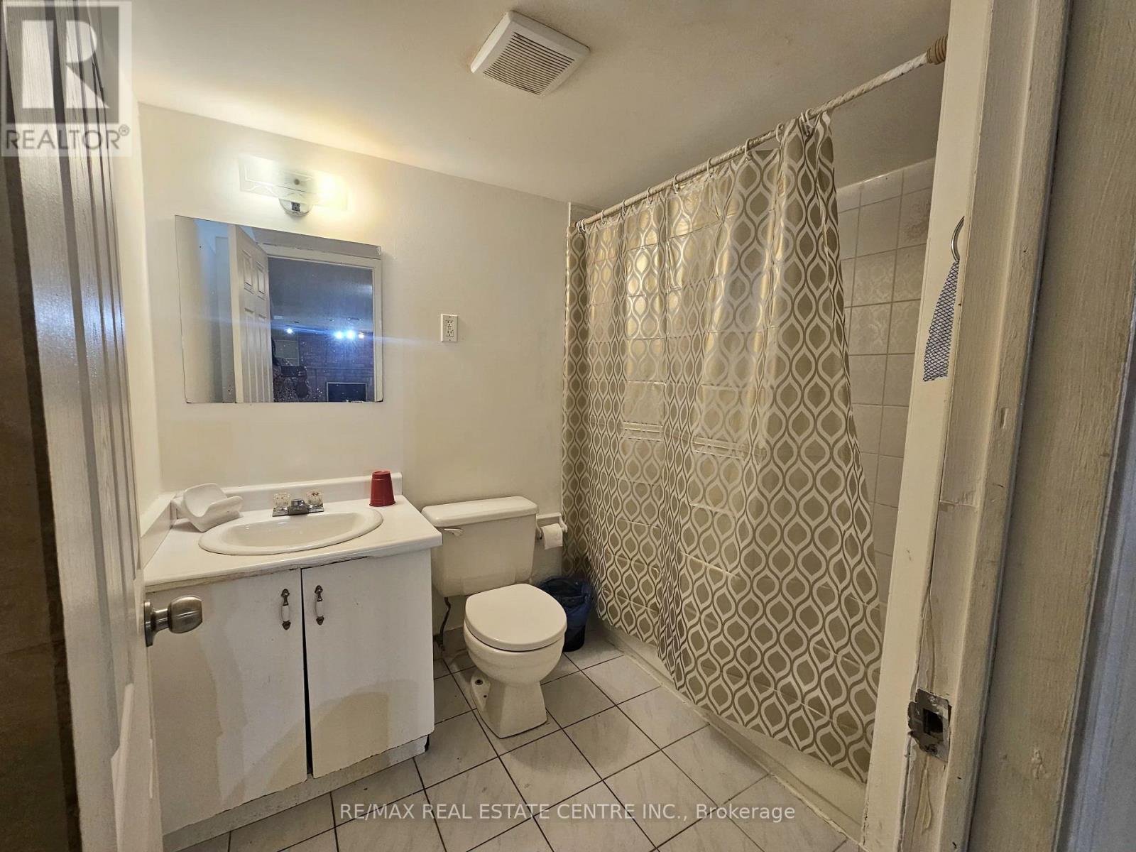 #2 - 1618 Mistburn Court, Mississauga (East Credit), Ontario  L5M 3X3 - Photo 7 - W13551798