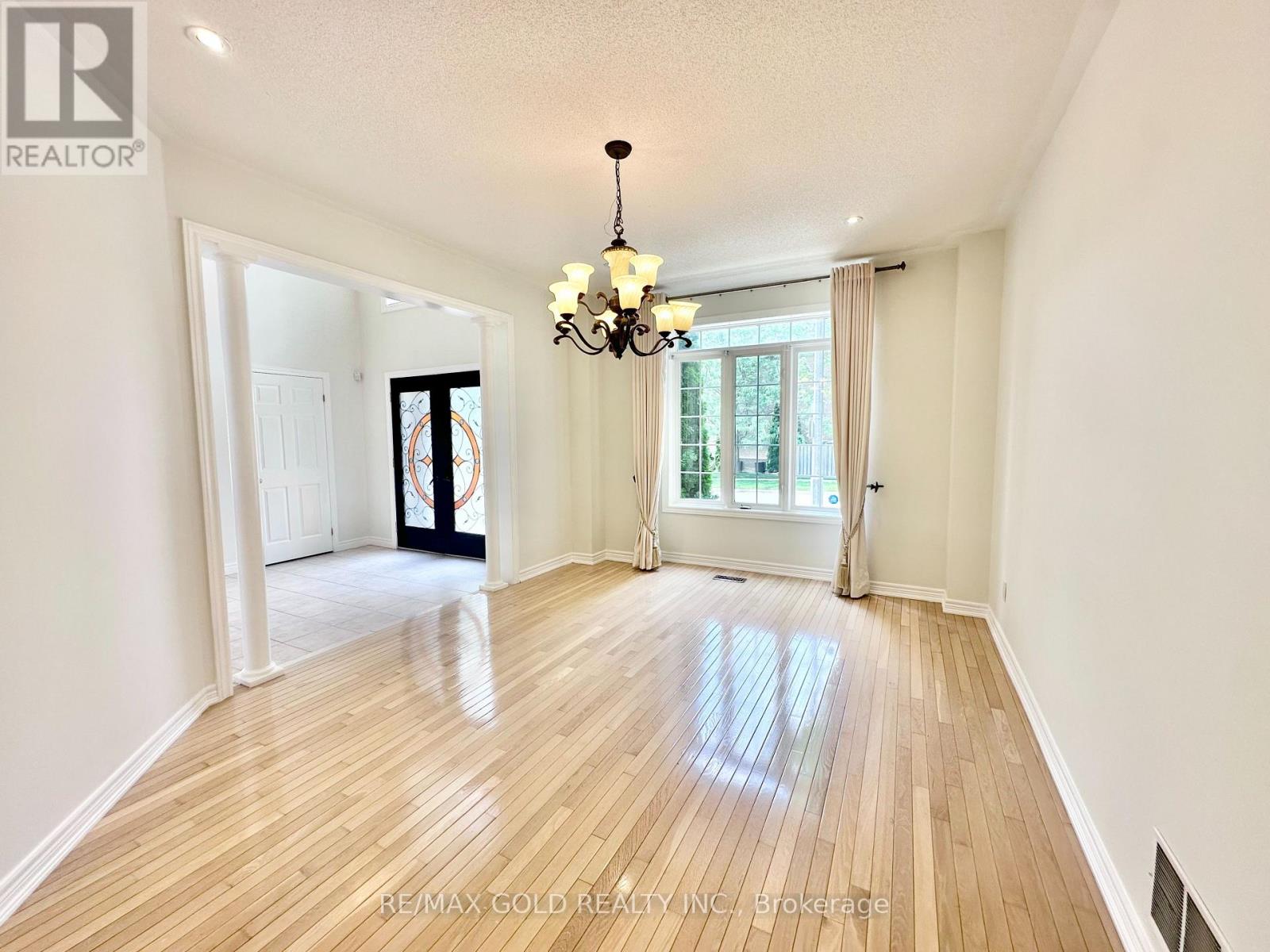 2293 Baronwood Drive, Oakville, Ontario  L6M 4Z6 - Photo 4 - W13551828