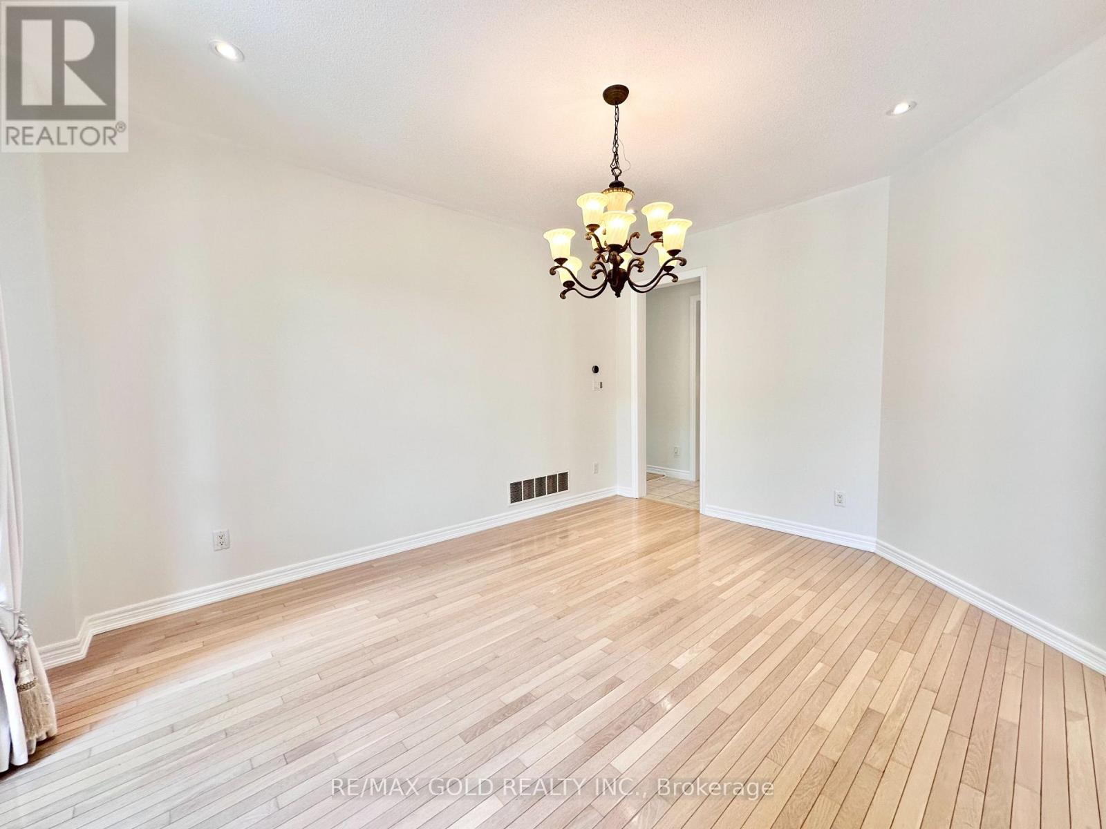 2293 Baronwood Drive, Oakville, Ontario  L6M 4Z6 - Photo 7 - W13551828