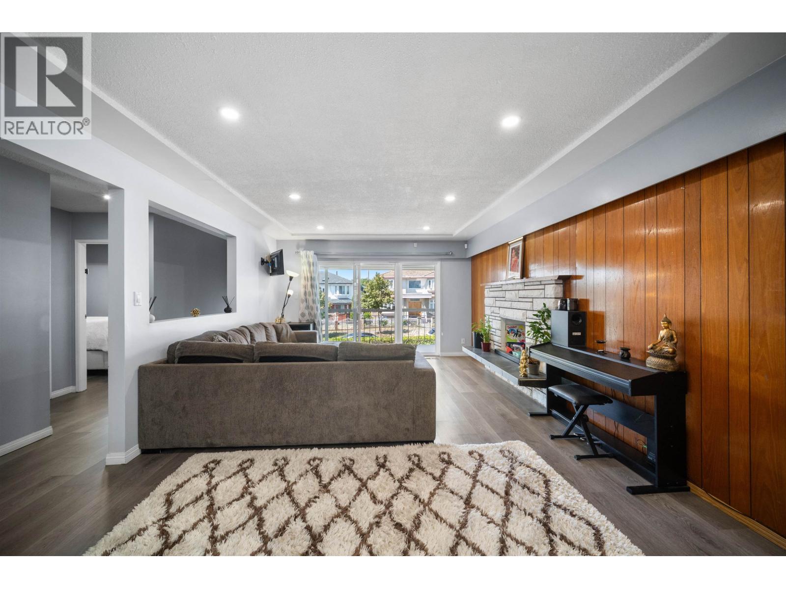 7238 Stirling Street, Vancouver, British Columbia V5P 4H5 - Photo 5 - R3145201