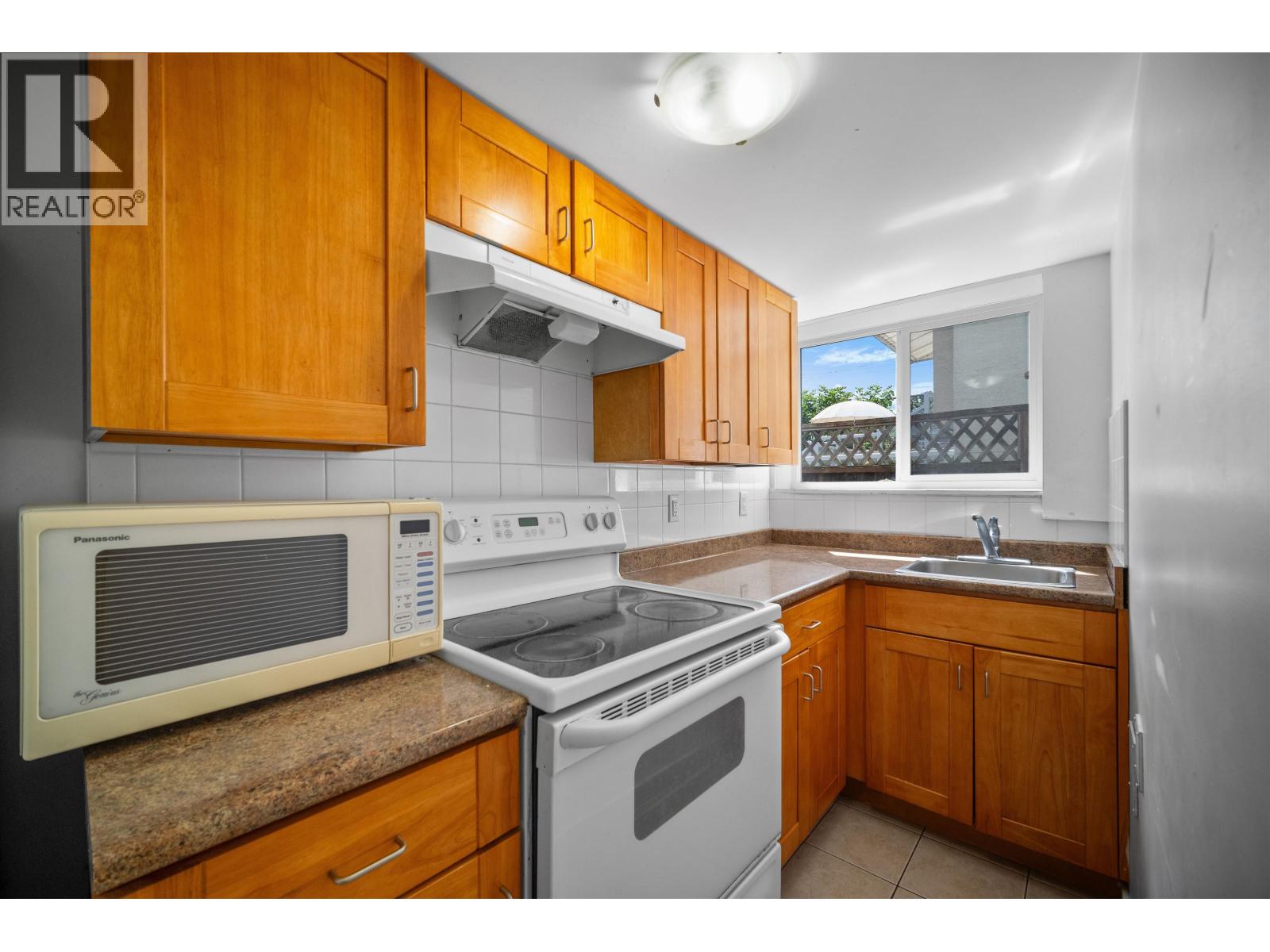 7238 Stirling Street, Vancouver, British Columbia V5P 4H5 - Photo 23 - R3145201