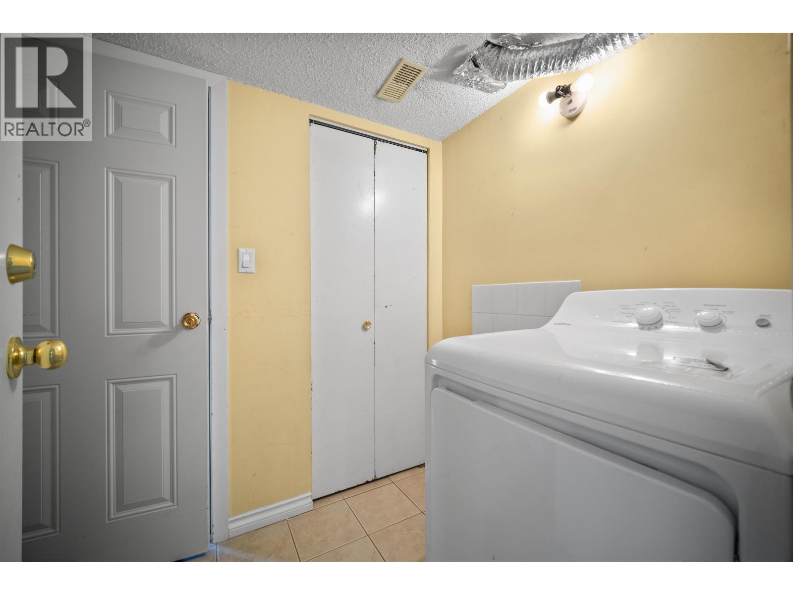 7238 Stirling Street, Vancouver, British Columbia V5P 4H5 - Photo 15 - R3145201