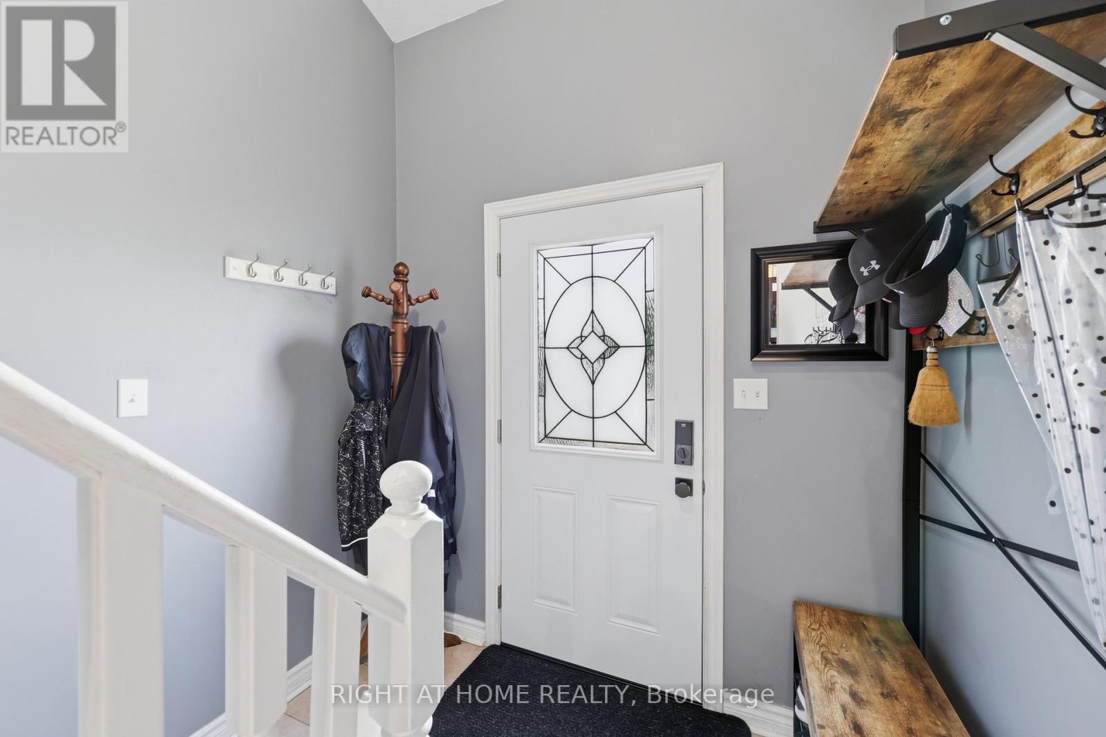 5709 Deerbrook Street, Niagara Falls, Ontario  L2G 7V6 - Photo 3 - X13551724