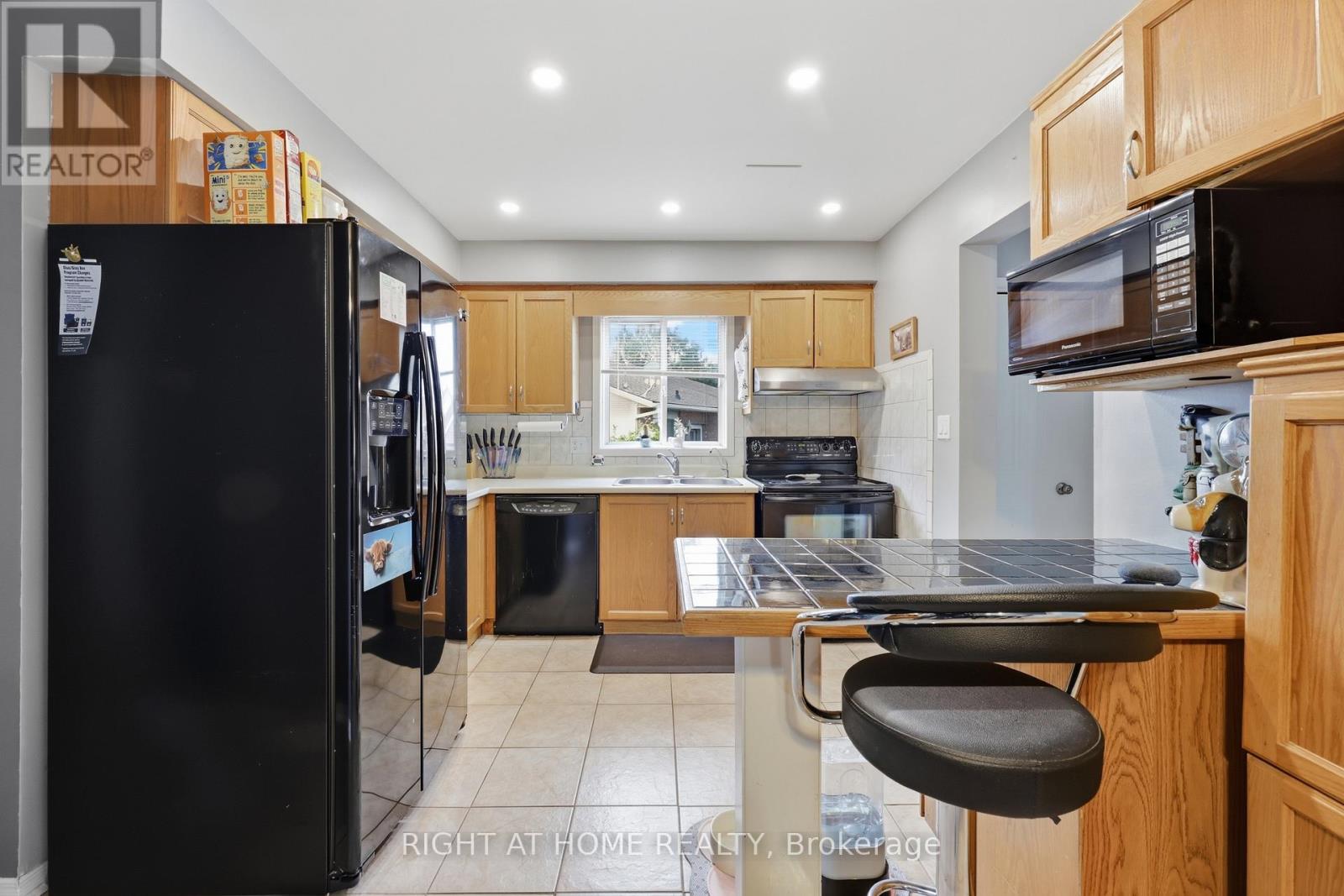5709 Deerbrook Street, Niagara Falls, Ontario  L2G 7V6 - Photo 9 - X13551724