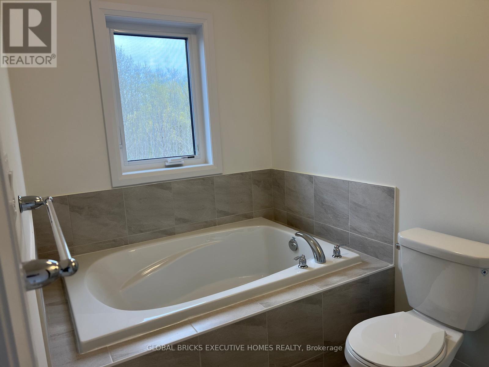 303 Starlight Avenue, Woolwich, Ontario  N0B 1M0 - Photo 9 - X13551778