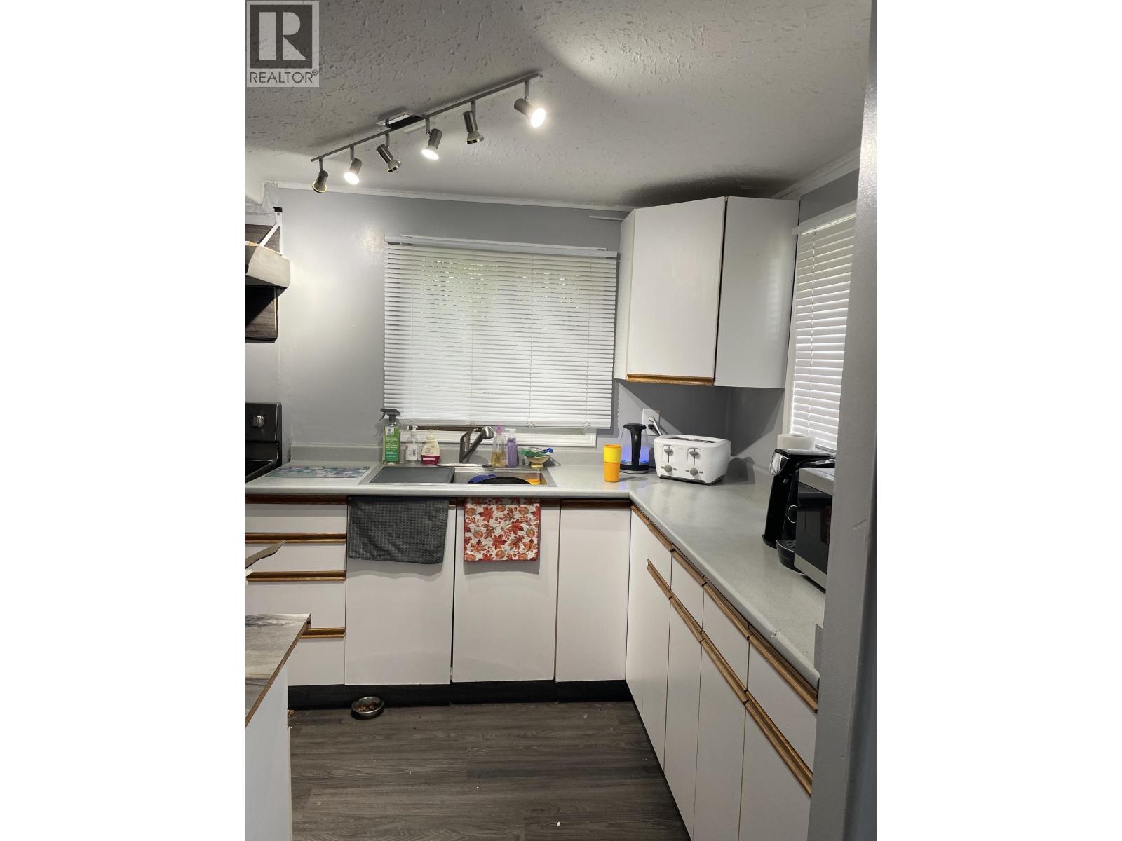 5627 49 Street, Fort Nelson, British Columbia  V0C 1R0 - Photo 3 - R3144981