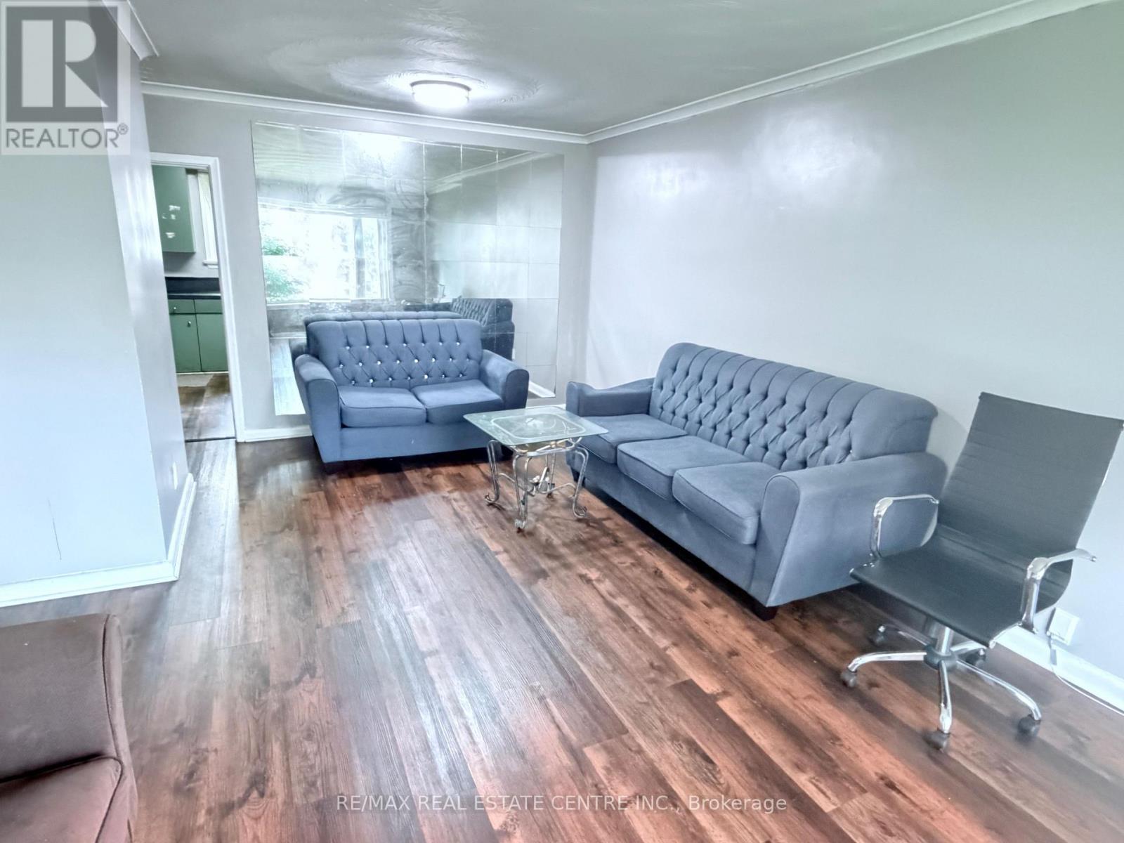 52 SHARBOT AVENUE